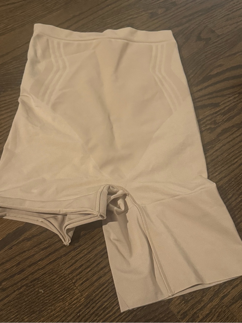 Woman’s Spanx shapewear Size Medium - Flaw